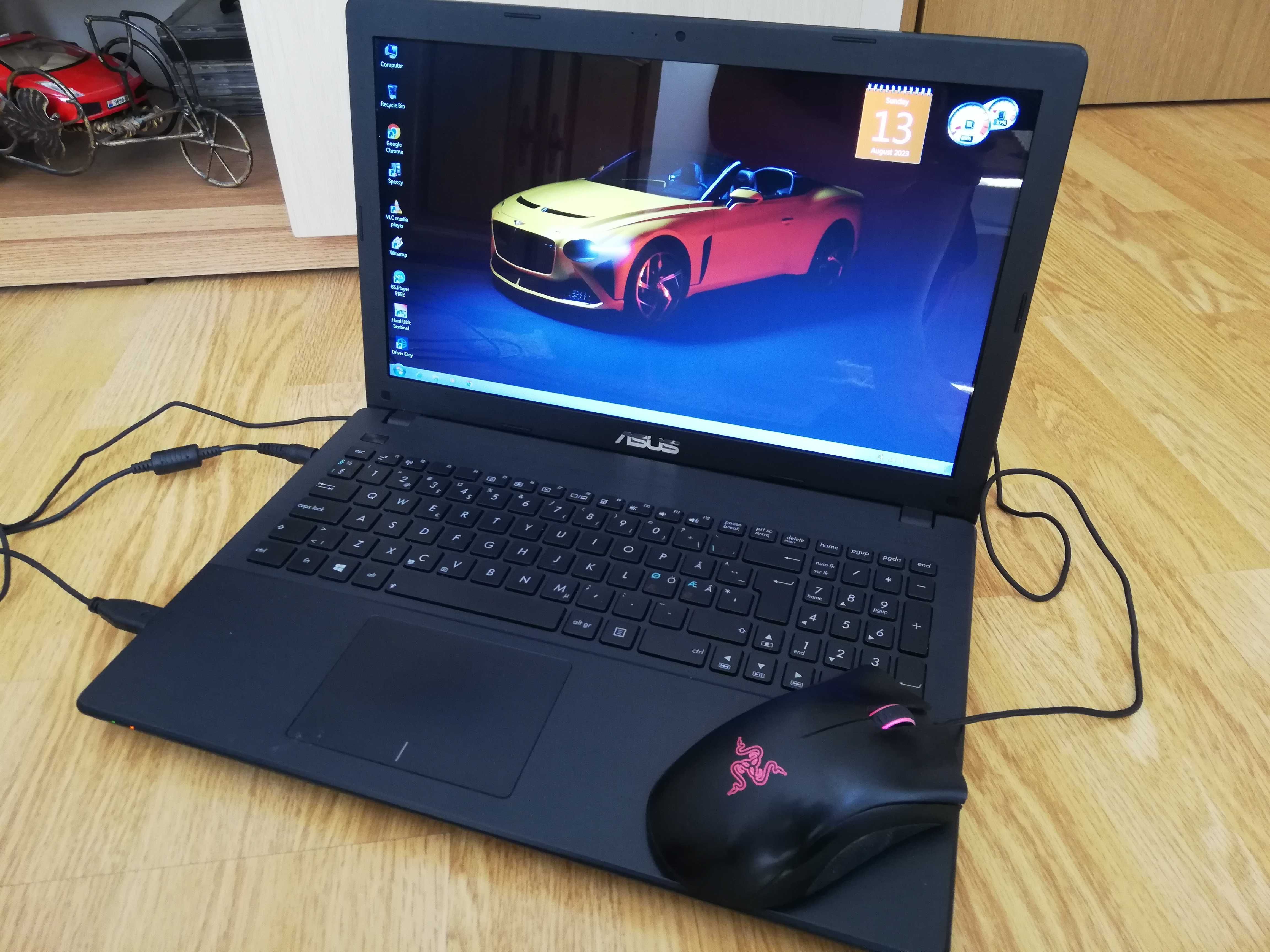 Laptop ASUS Intel +Mouse RAZER