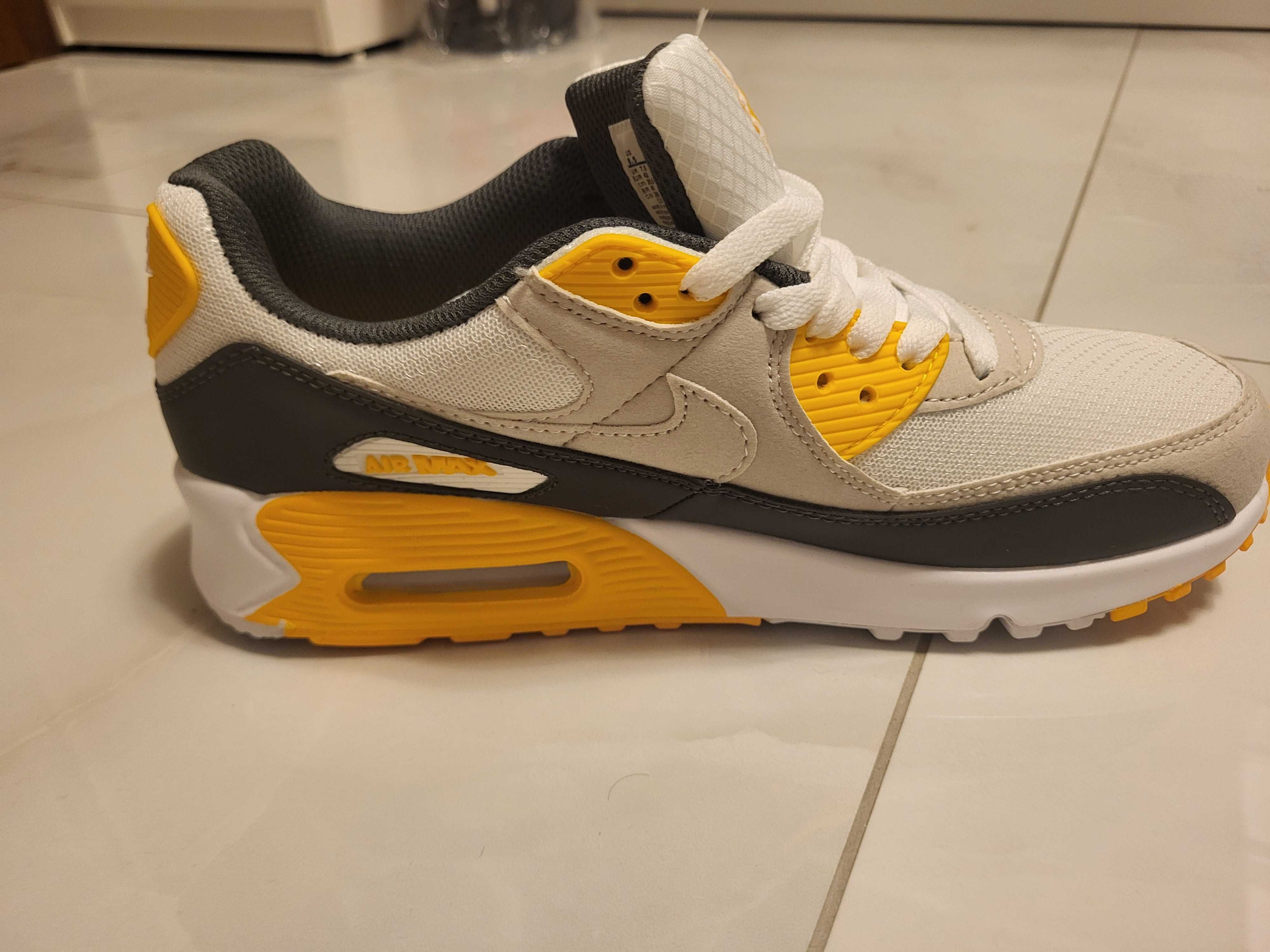 Nike Air Max 90 Маратонки, НОВИ