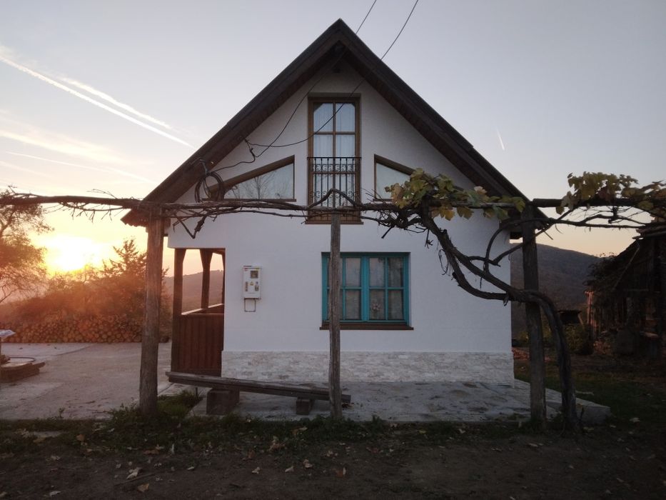Vand casa la munte, in Dulcele, com. Gurahont, jud. Arad