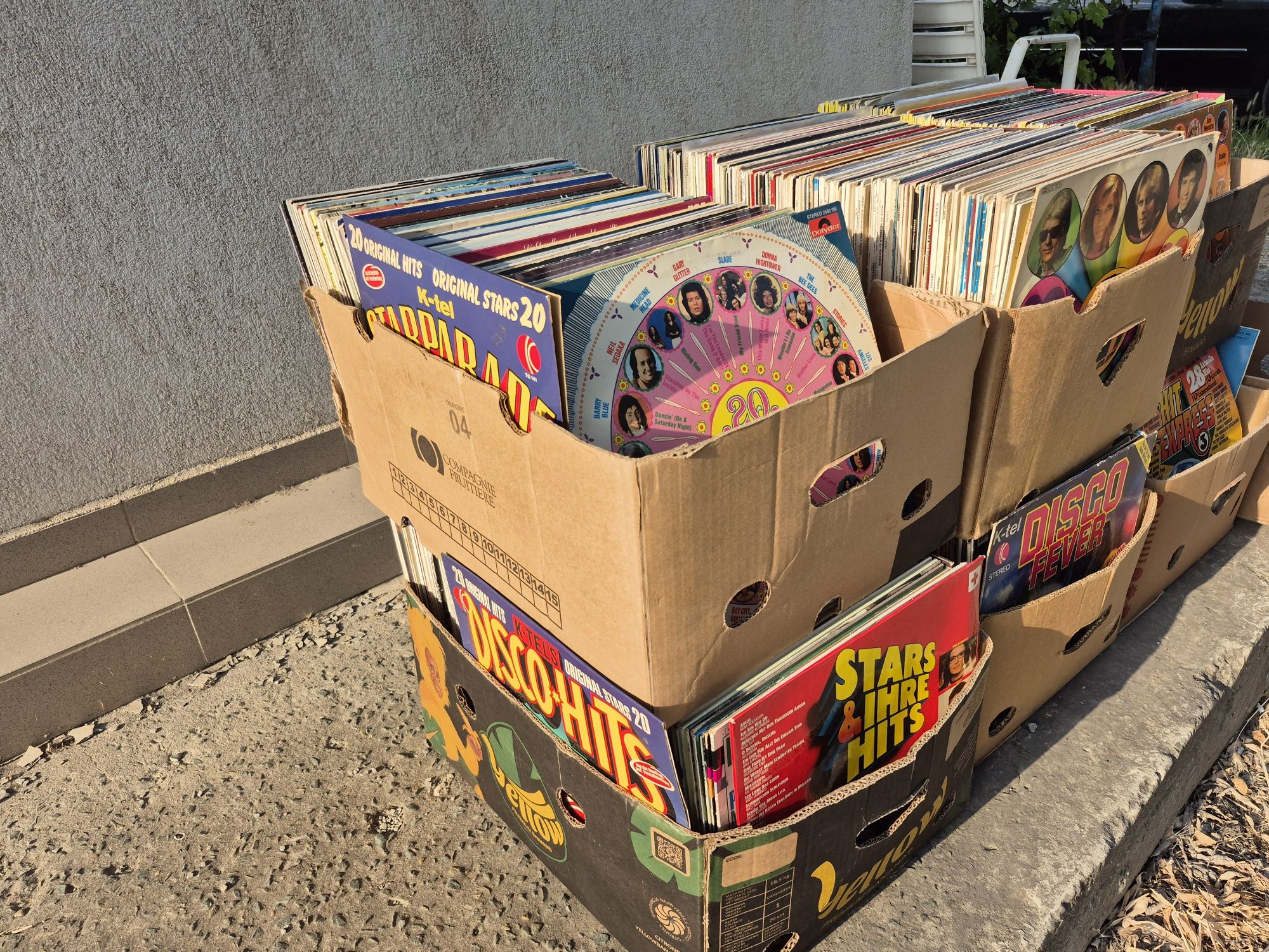 Vând Lot 200lp Discuri Vinil cu muzica usoara straina pentru pick-up