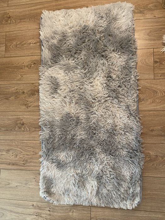 Пухкави килимчета и калъфи за възглавници