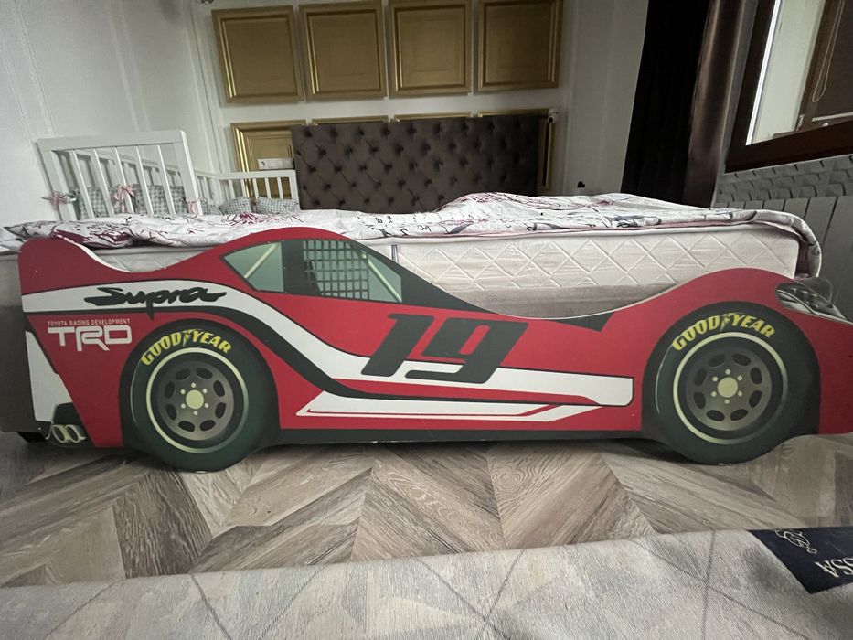 Кровать -машина детская