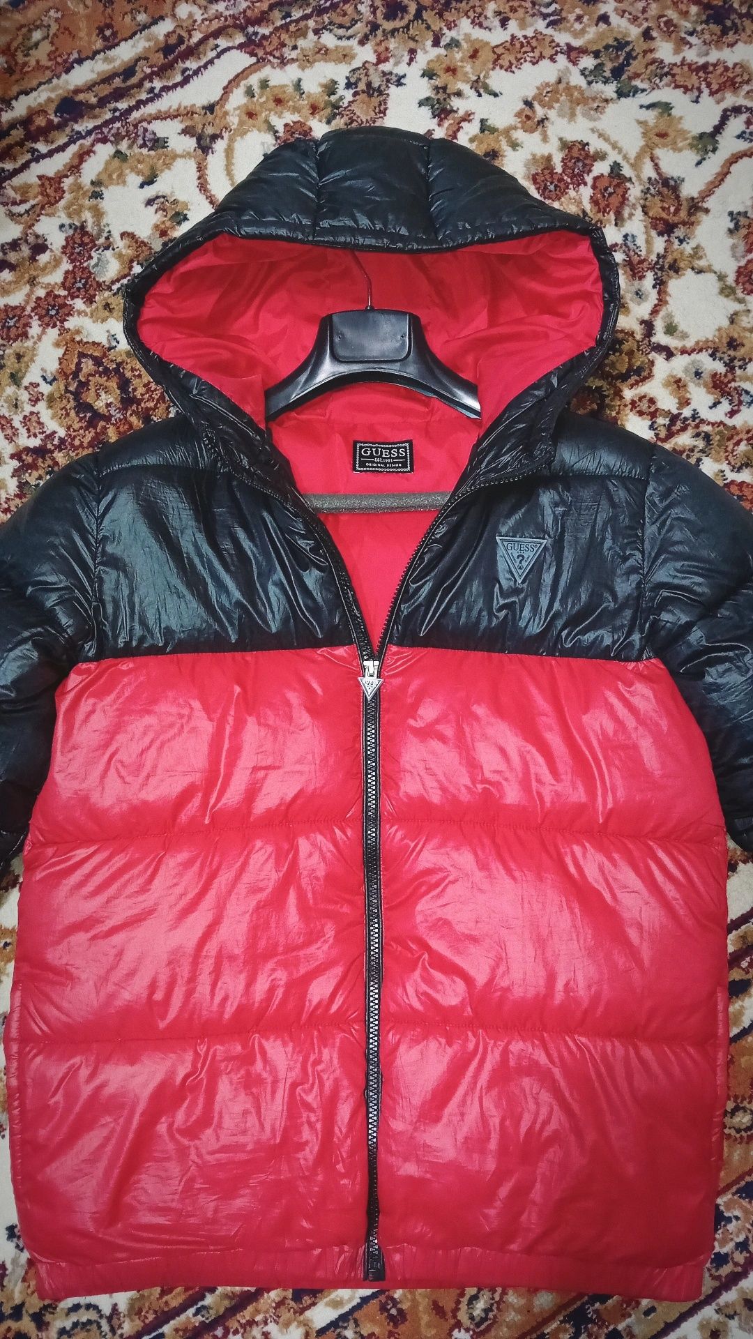 Geacă Guess puffer (mărimea S-M)