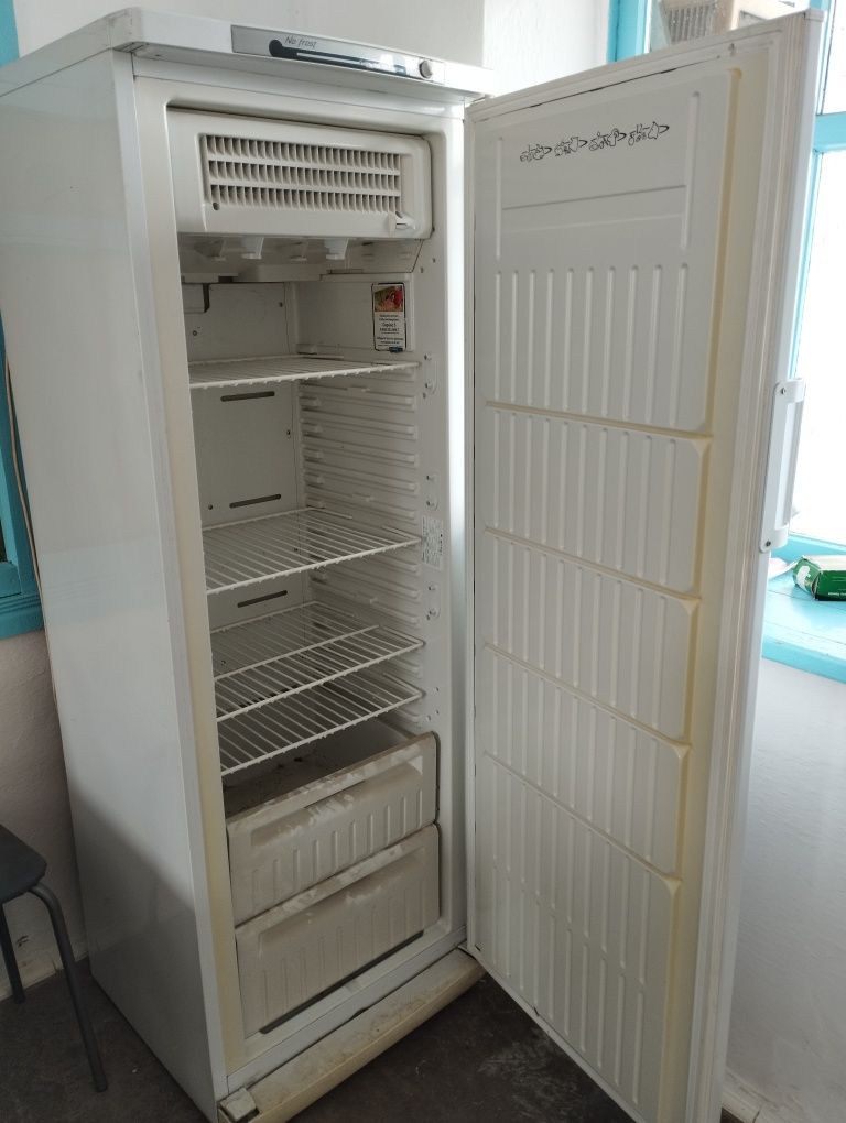 Холодильник морозилка