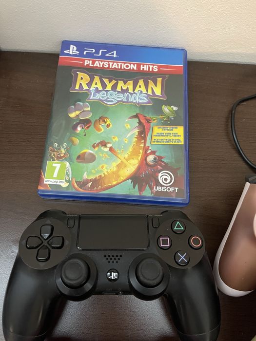 Playstation 4 / PS4 + 4 controllere + 1 joc