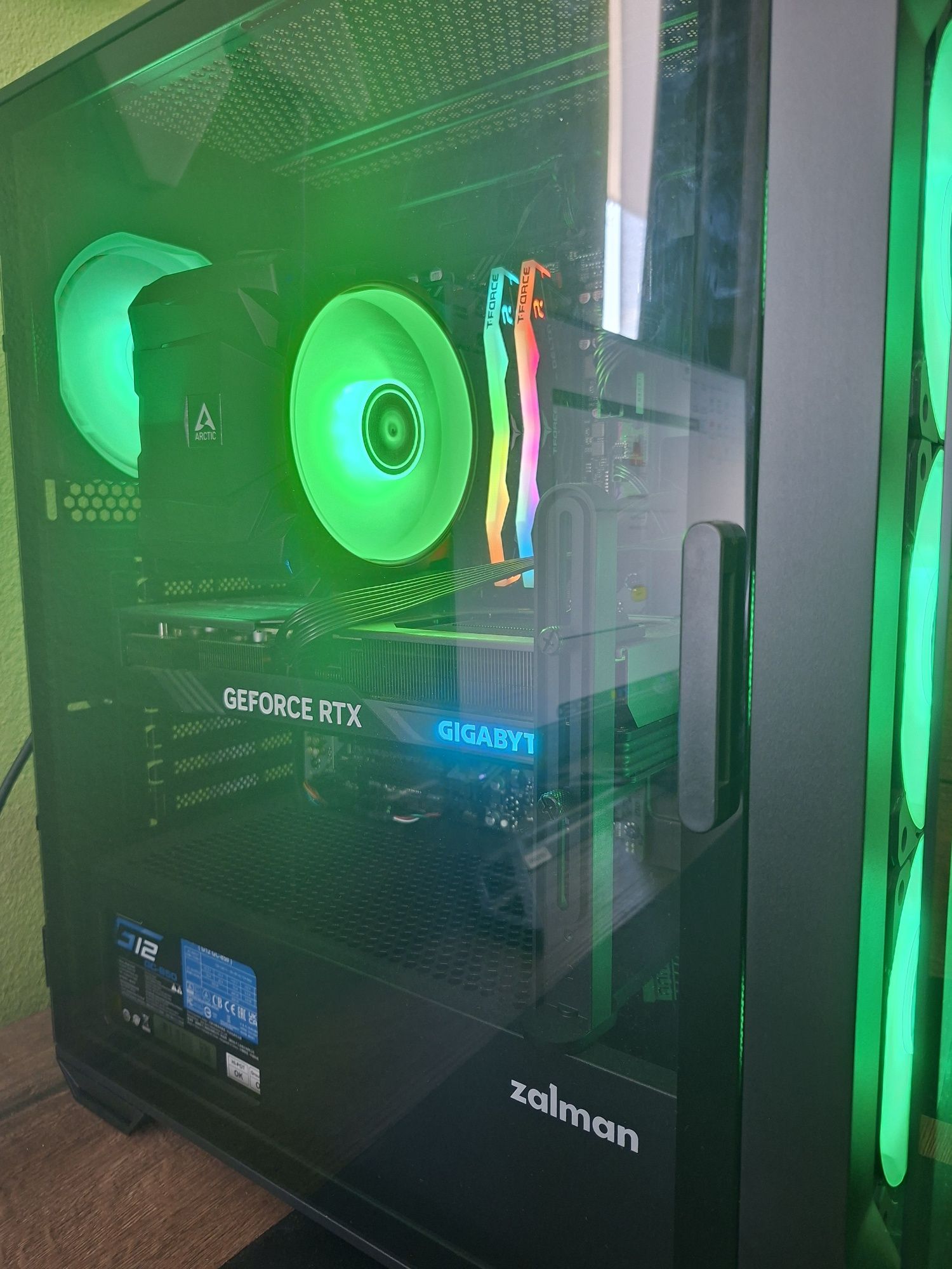 Геймърски компютър rtx 4070 с гаранция