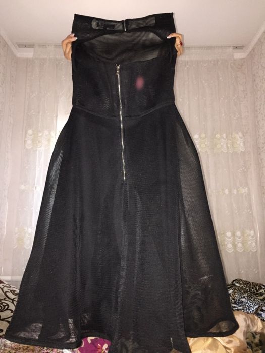 Продам платье фирменное