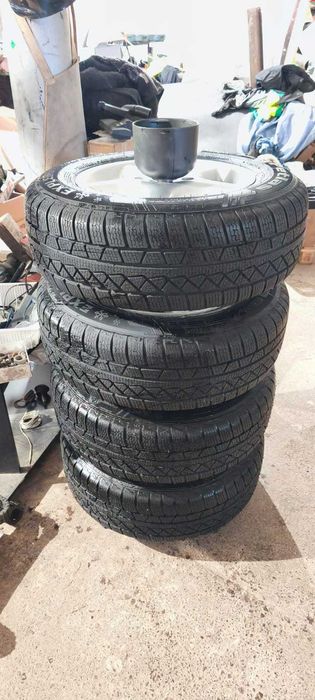 Set de 4 roti 15" de iarna pentru Honda CRV