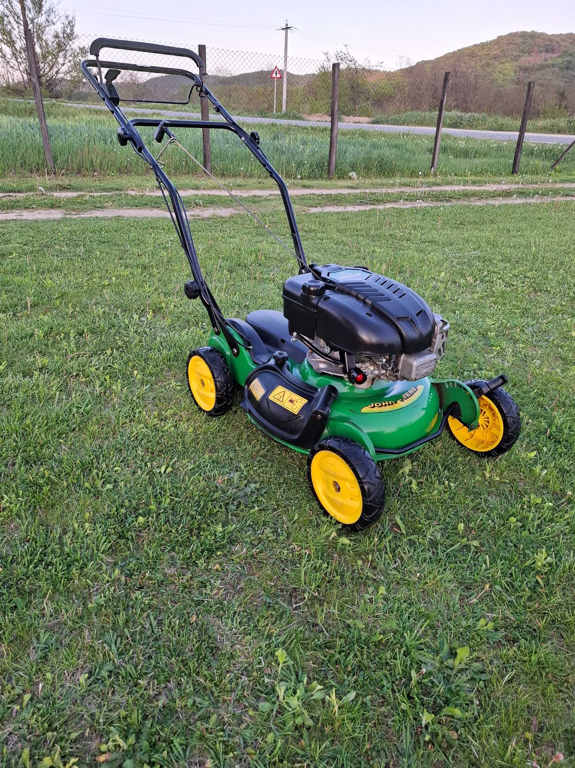 Masina iarba / John Deere