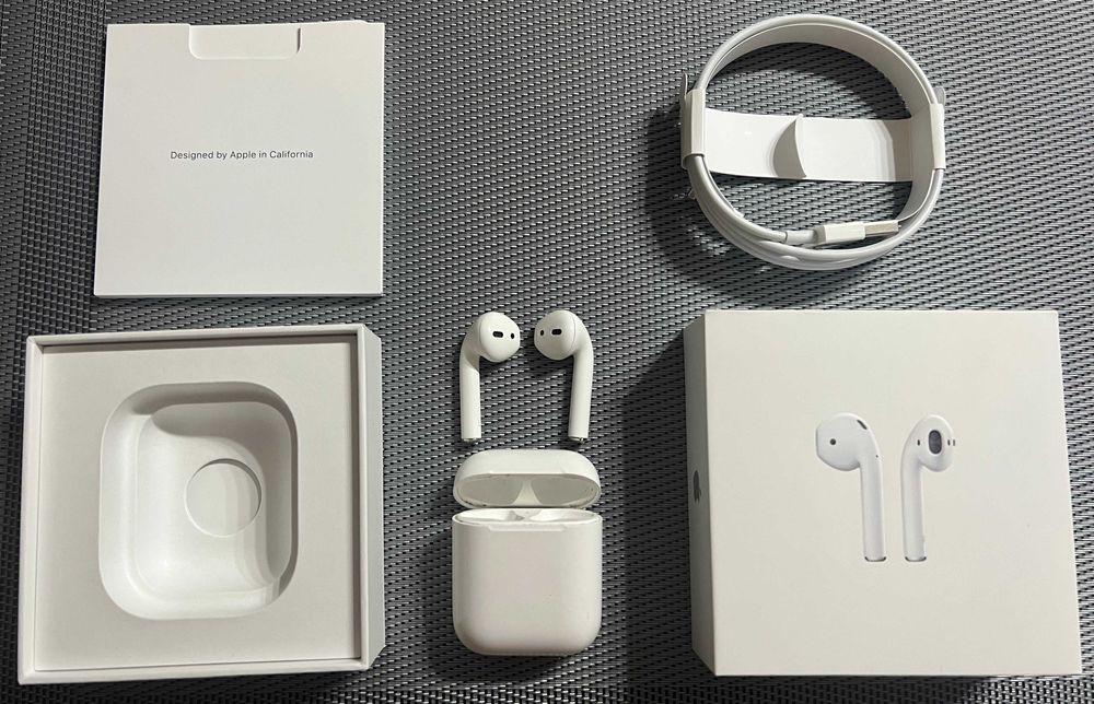 AirPods 2 with Charging Case Lightning - Originale Apple