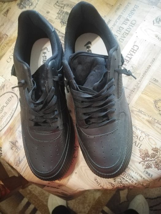 Нови мъжки маратонки