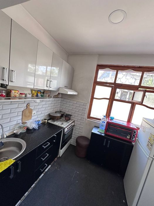 Гунчада  3 хона 1- кават  сотилади. Тинчлик метро  якинида.