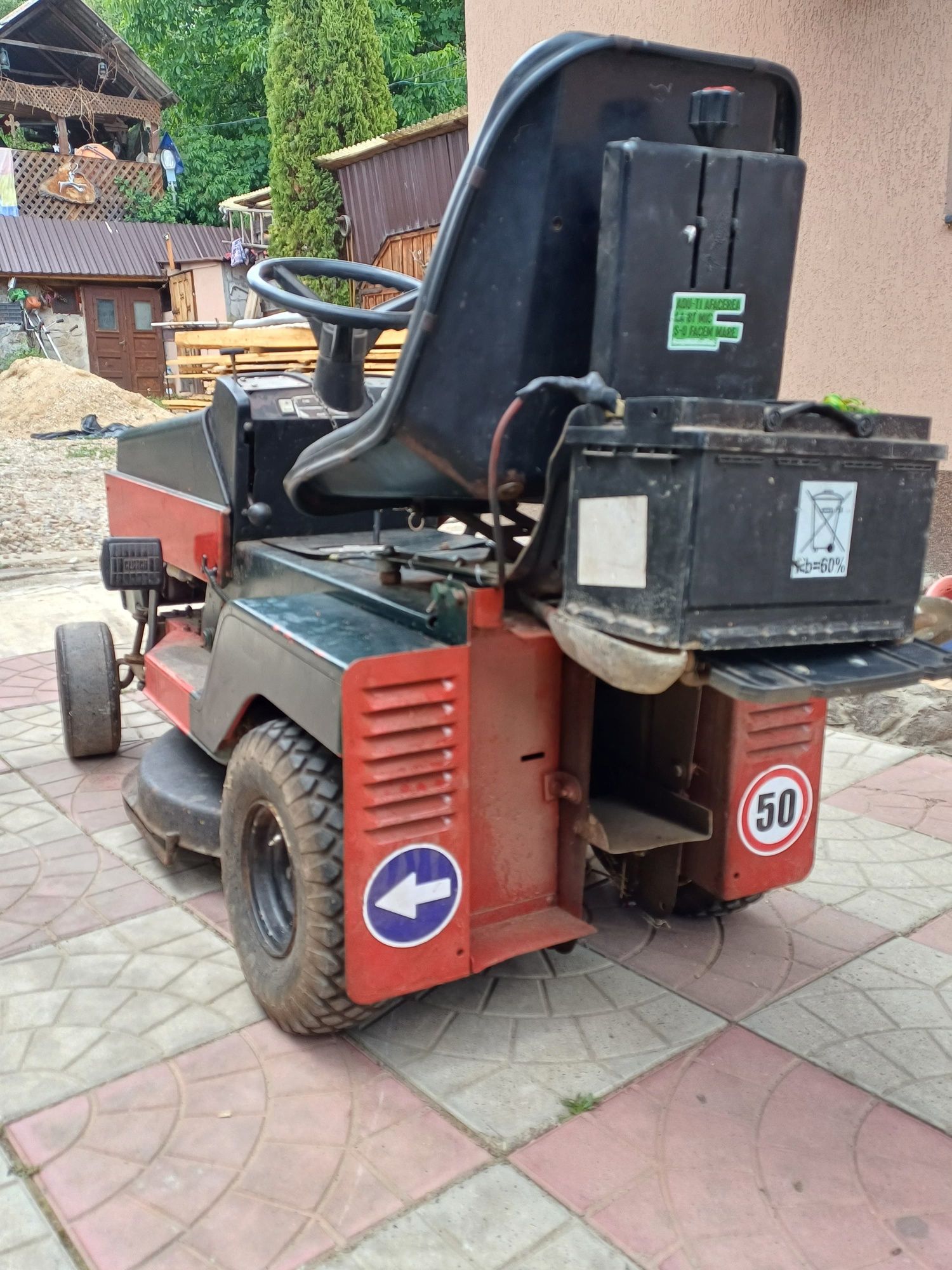Tractoras gazon 15 cai
