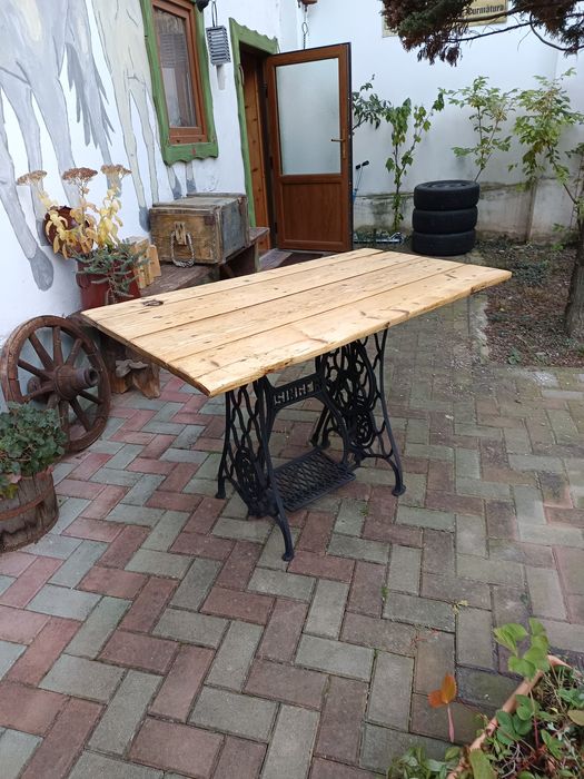 Masa exterior blat larice dintr-o bucata