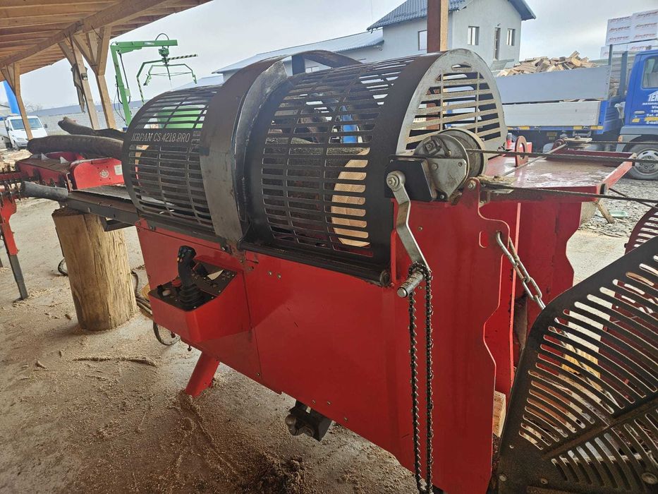 Linie de taiat si despicat lemn de foc Krpan CS 4218 Pro