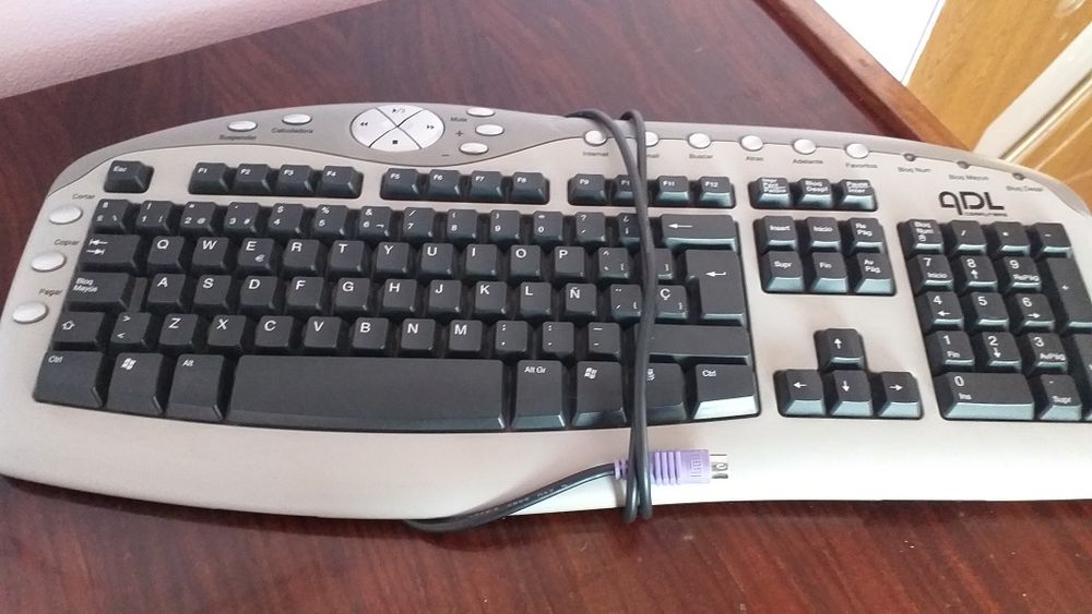 Vand Tastatura PC model classic