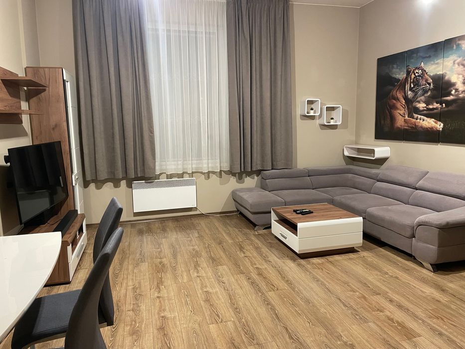 Двустаен апартамент под наем в Изток, гр. Перник