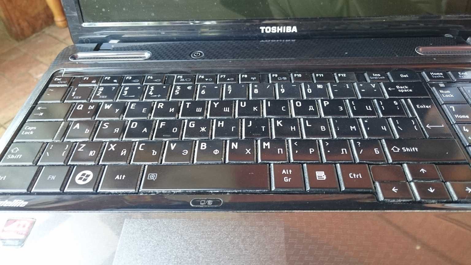 Лаптоп Toshiba с SSD диск