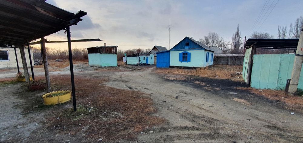 Продается дом с большим участком в селе Енбекшіқазақ