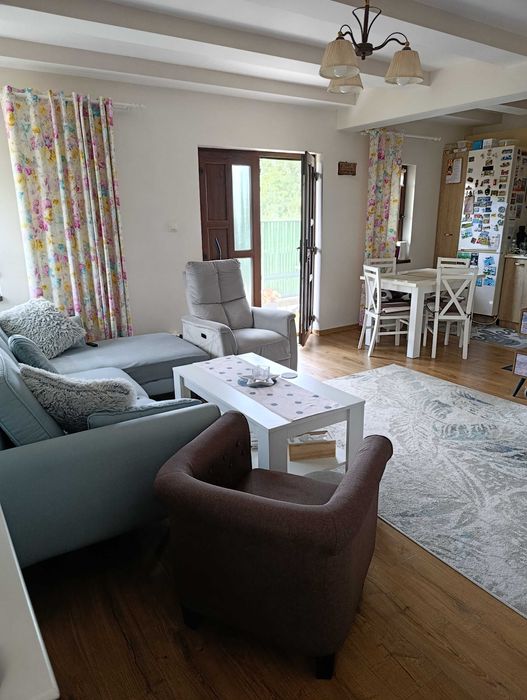 Casa de vânzare !!!