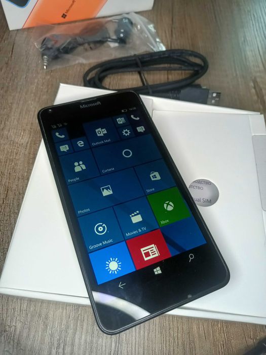 Телефон Microsoft Lumia 640 Dual SIM, черен