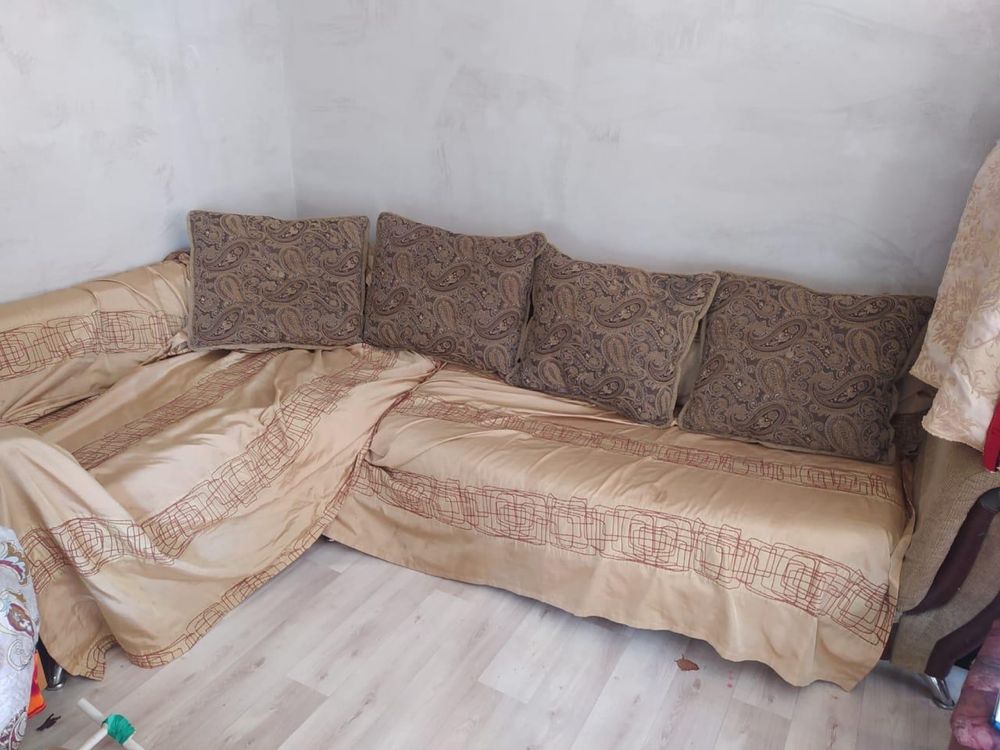 Продам диван 10000