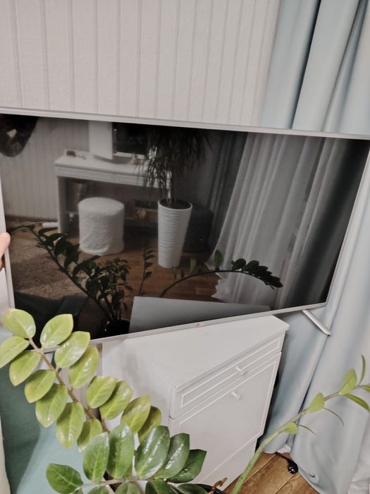 Телевизор LG 129 диагональ