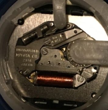 Produs mechanis functionabil cu data miyota 2115