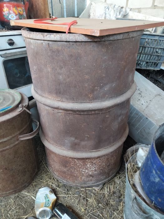 Продам 200 литровые бочки