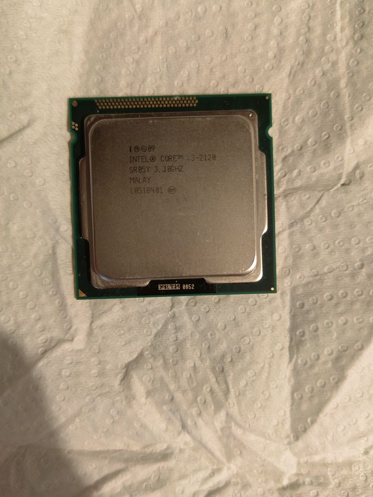 Vand procesor Intel I3