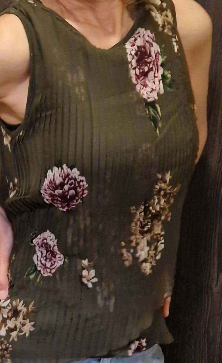 Червен топ Morgan и зелен на Desigual