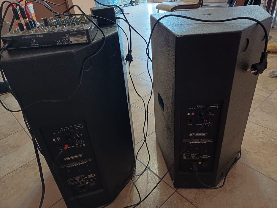 Sistem audio complet 2 boxe activa + mixer Behringer Sunet puternic