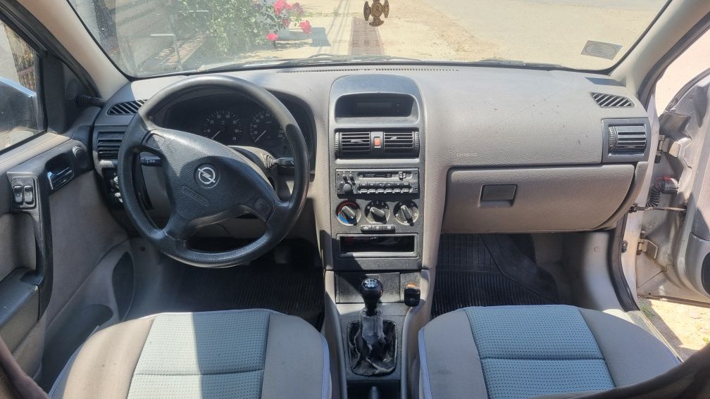 Opel Astra 1.2i UNIC Proprietar Stare foarte buna!