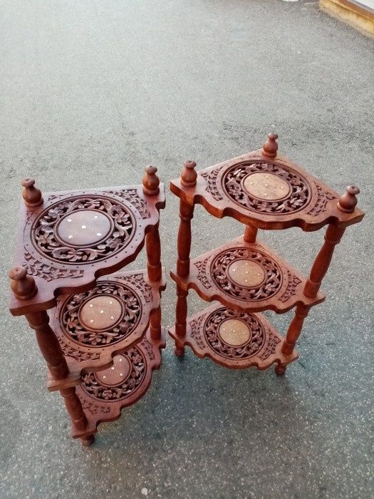 Superb set de 2 colțare etajere din lemn de trandafir sculptate integr