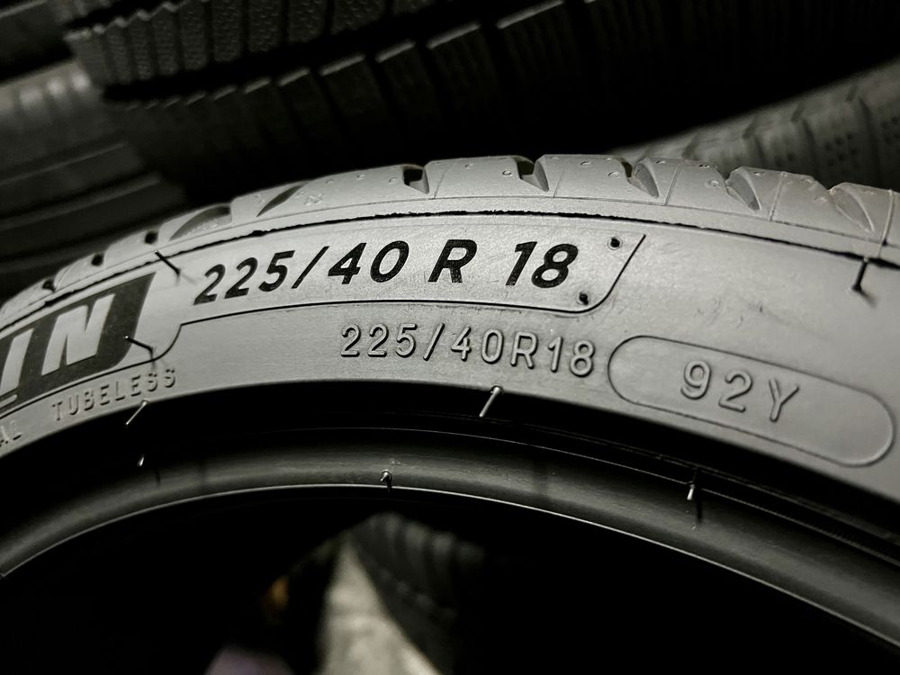 DOT: 42/22г. 225/40/18 MICHELIN, като Нови!