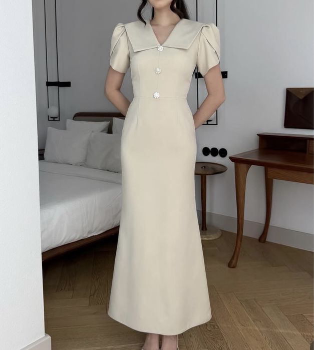 Силуетное и нежное платье от бренда Bergamo.