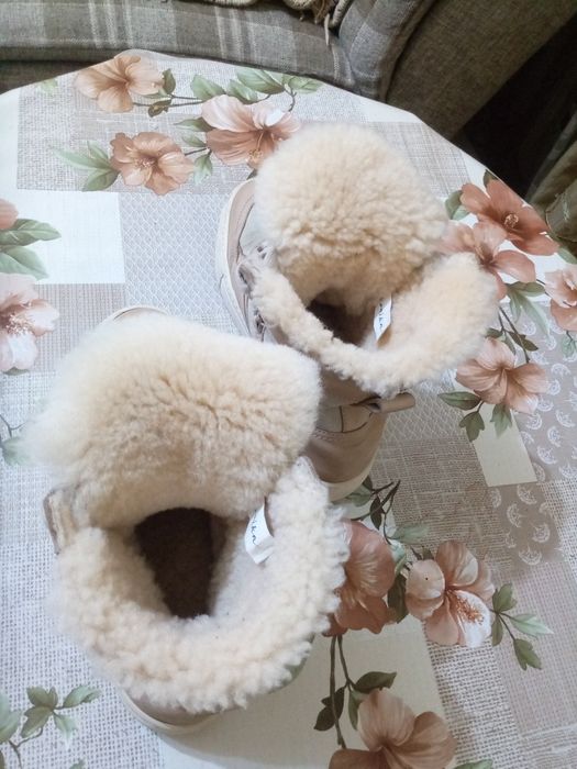 Зимние кроссовки 39 р.