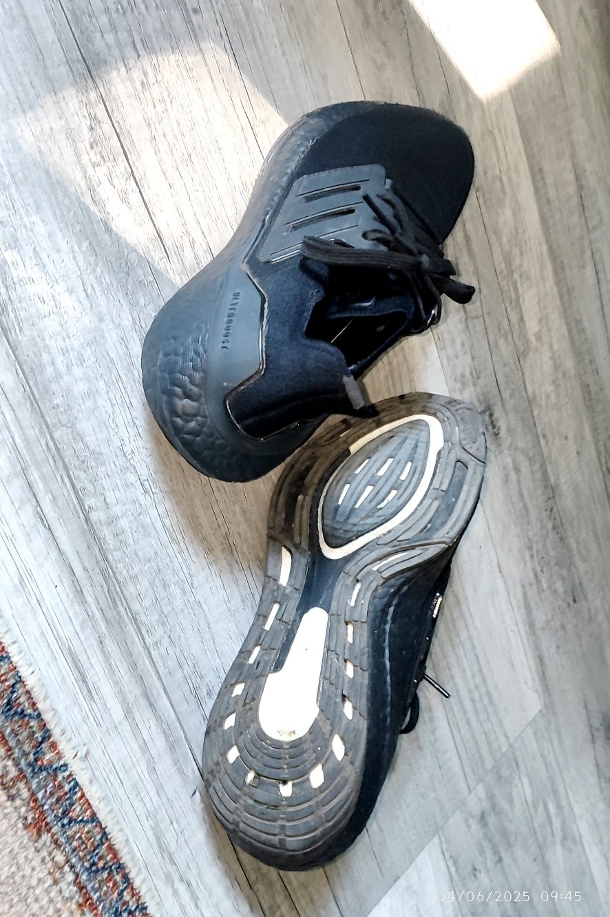 Adidas Ultraboost 38, 24см стелка черни