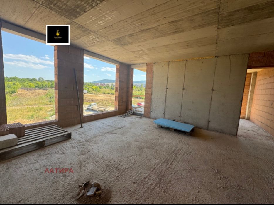 4-стаен! Малинова долина!