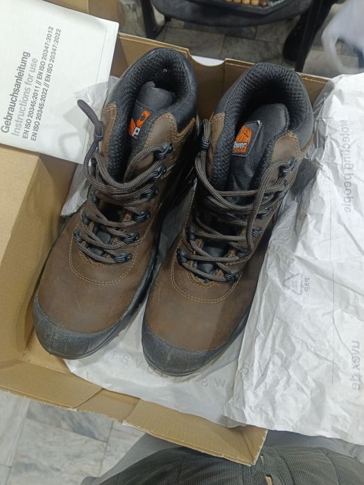 Ishchi ustalarga oyoq kiyim