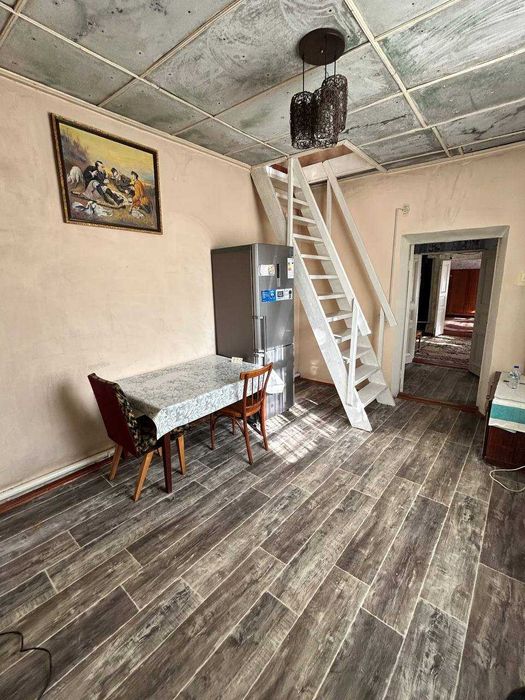 Срочно сдается дом 4 комнаты,1 сотка,Азербайджанский центр.