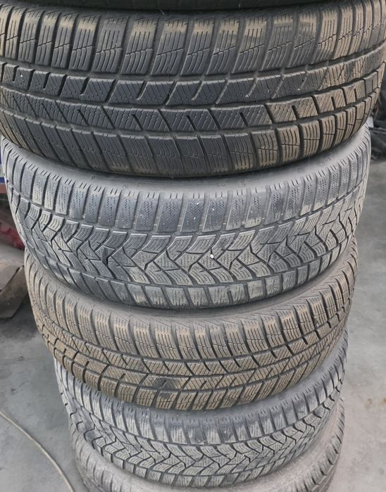 Vand cauciucuri de iarna 205/55r16 cu jenti