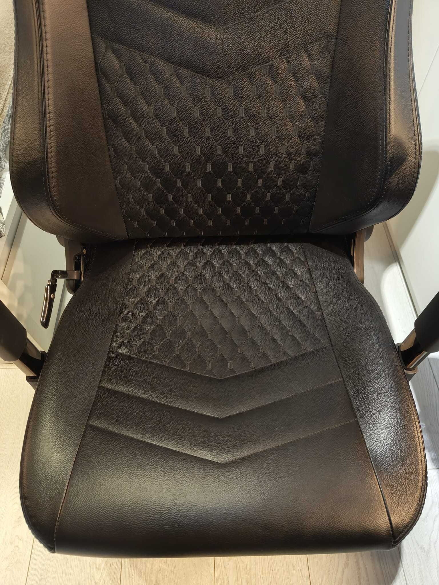 Стол Noblechairs - HERO, естествена кожа, черен