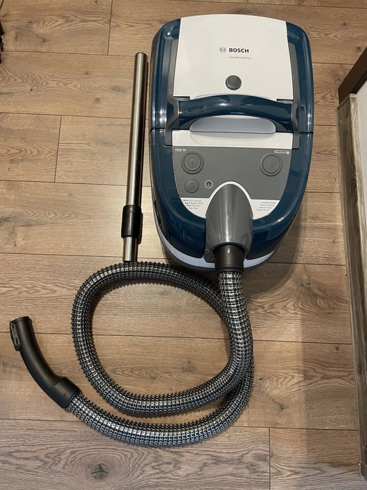 Aspirator cu spalare BOSCH AquaWash&Clean