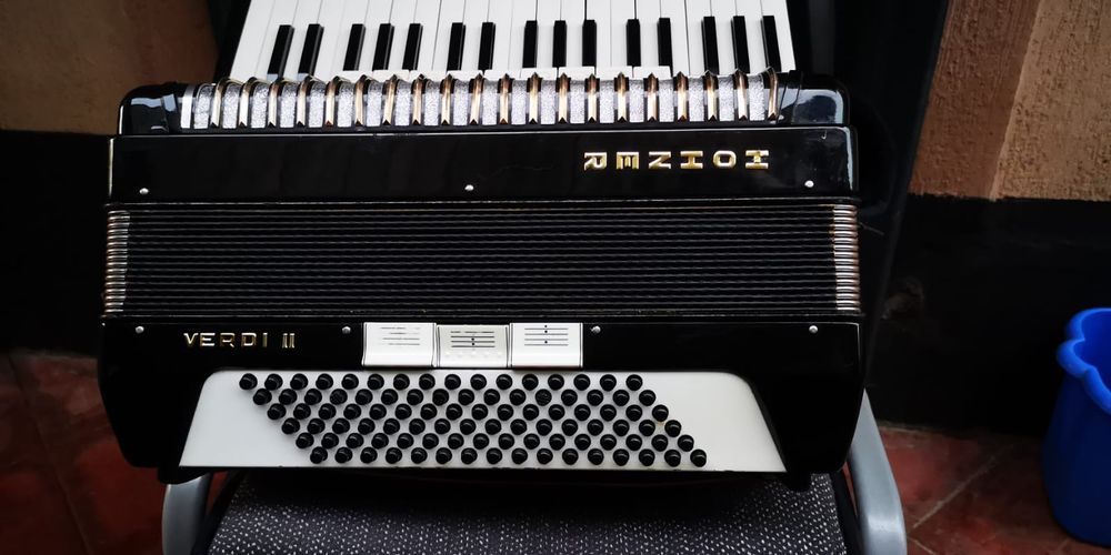acordeon Hohner Verdi II, 96 bași