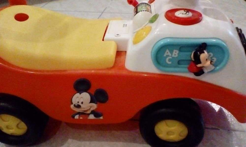 Premergător masinuta Mickey 150 lei