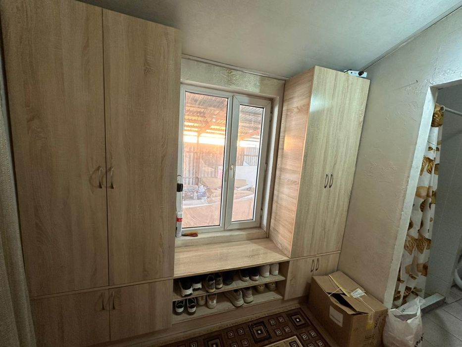 Продаю бу шкаф,прихожий,кухоный состояние хорошее