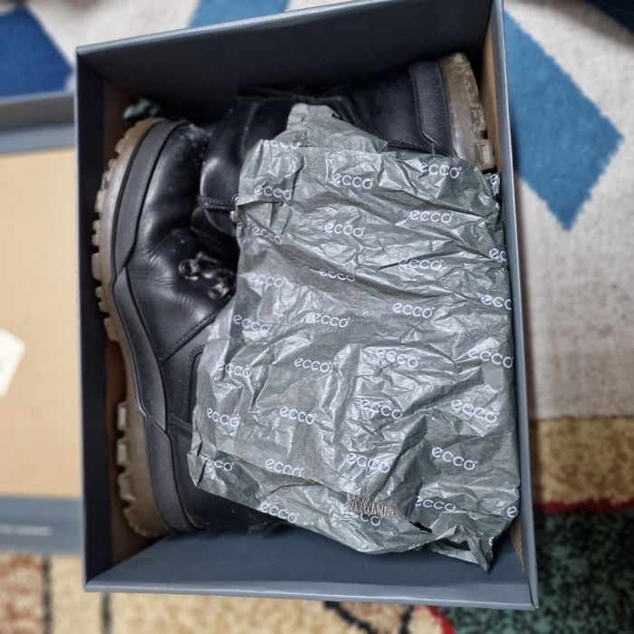 Vând bocanci înalt piele