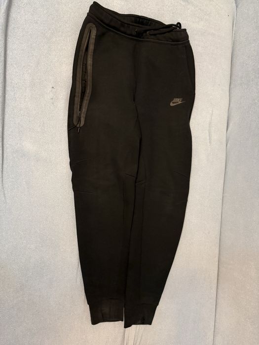 Pantaloni Nike Tech Fleece