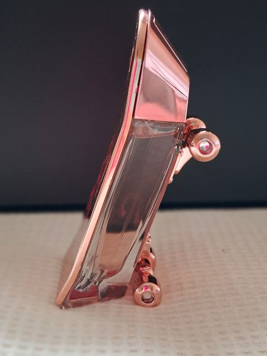 Парфюм дамски "212 Heroes" на Carrolina Herera